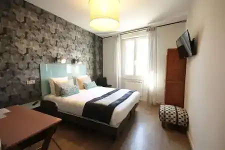 Hôtel Des Arts, Artisanal et Indépendant - 46