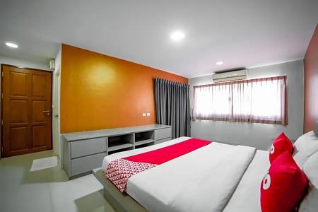Oyo 460 Int Place - 50