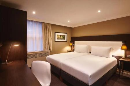 DoubleTree by Hilton London Ealing - 31