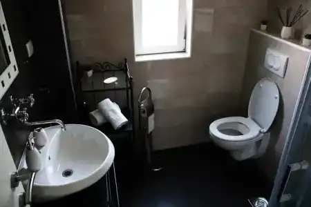 Corner - 103