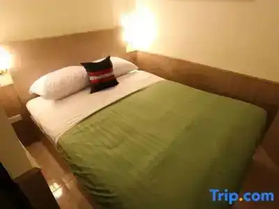Sukhumvit 20 Guest House - 28