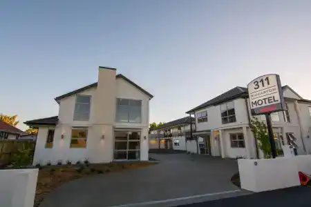 315 Riccarton - 0