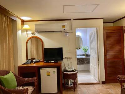 Surin Bay Inn - 38