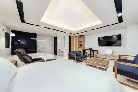 Capace Gangnam - 82