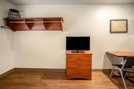 WoodSpring Suites - 23