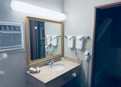 Quality Inn - 60