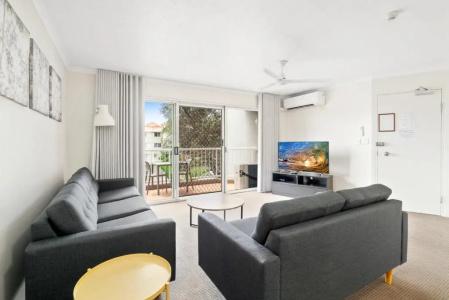 Markham Court - 73