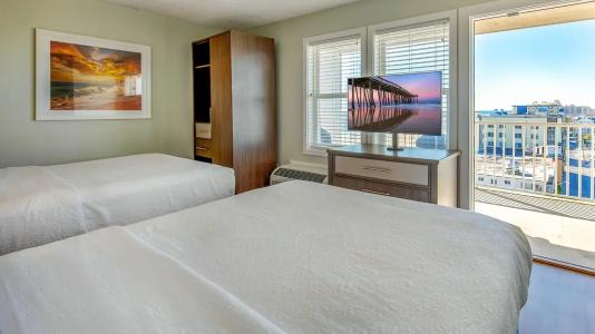 Commander & Suites - 63