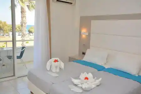 Costa Angela Seaside Resort - 4