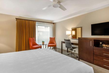 Best Western Plus Inn - 70