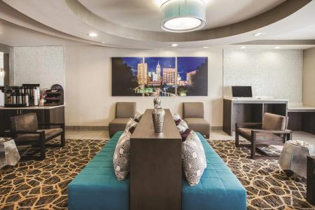 La Quinta Inn by Wyndham Indianapolis North at Pyramids - 1