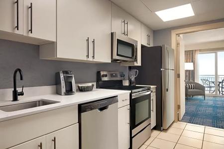 Holiday Inn & Suites, An Ihg - 206