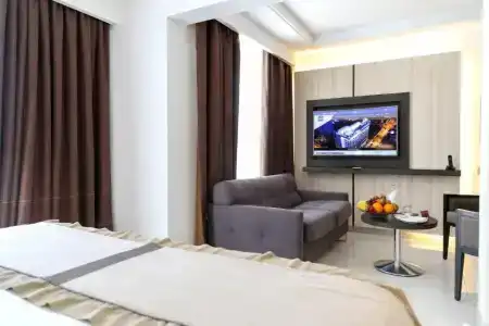 Radisson - 37