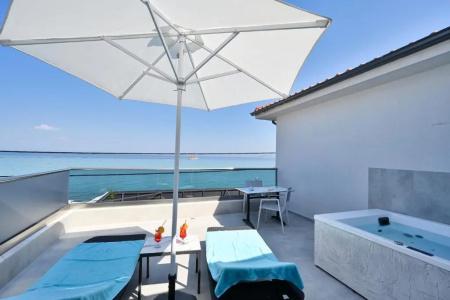 Emily's Luxury Suites - 43