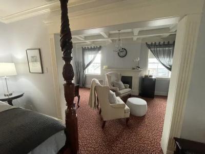 Maryhill Inn - 39