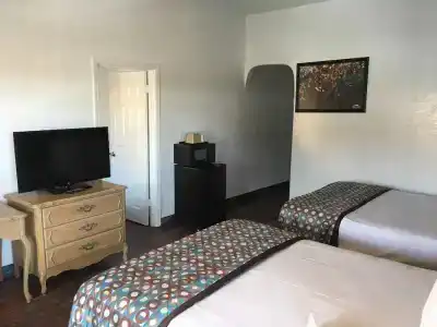 Anaheim Discovery Inn and Suites - 53