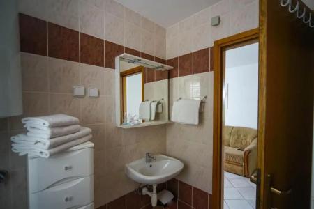 and Rooms Degra - 40