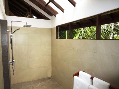 Lanka Beach Bungalows - 10