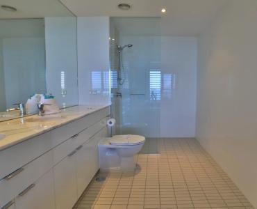 Ultra Broadbeach - 8