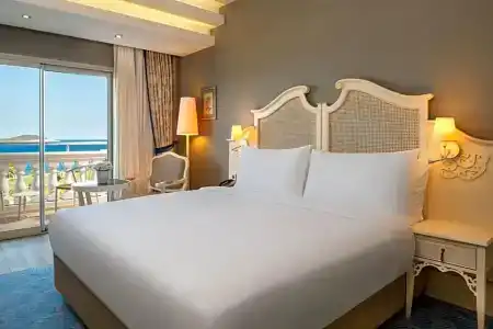 DoubleTree by Hilton Cesme Alacati Beach Resort - 49