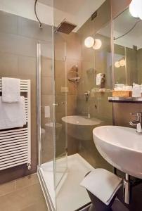 Best Western Plus Farnese - 48