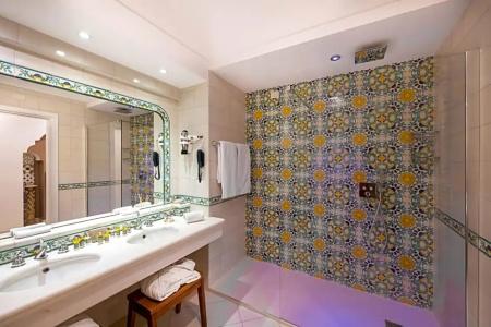 Eden Roc Suites - 463