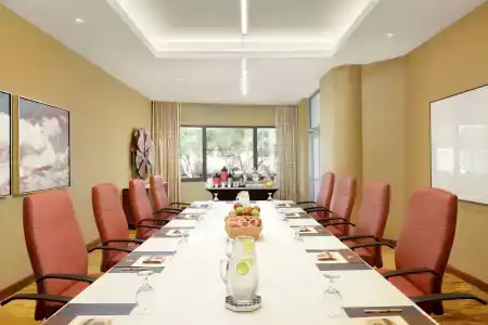 DoubleTree Suites by Hilton Phoenix - 20