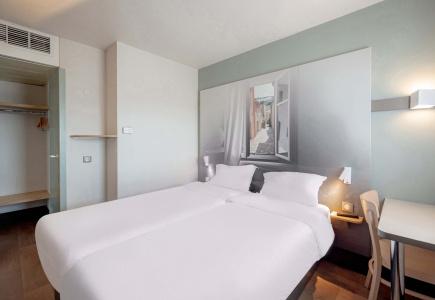 b&b hôTel Hyeres - 3