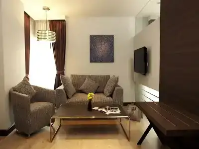 Sukhumvit Suites - 41