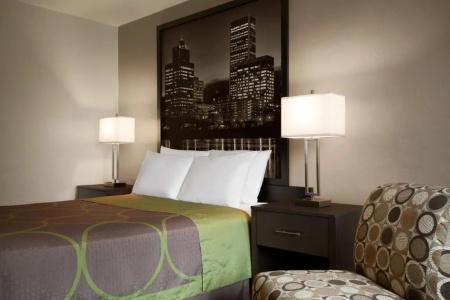 Super 8 by Wyndham Portland Airport - 27