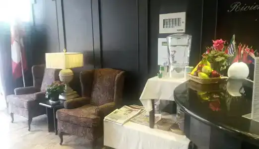 Divya Sutra Suites on Robson Downtown - 10