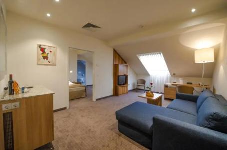 HiLight Suites - 70
