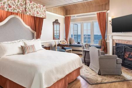 Spindrift Inn - 66