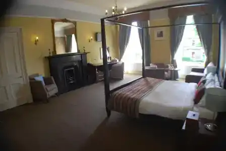 The Salisbury - 3