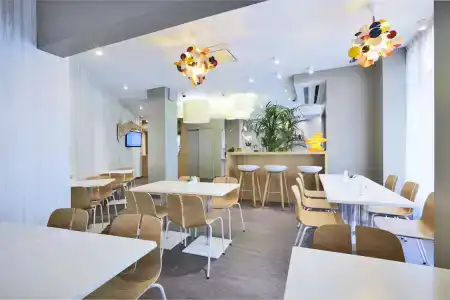 Kyriad Paris 18 - Porte de Clignancourt - Montmartre - 18