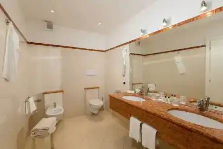 Continental Wellness & Spa - 120