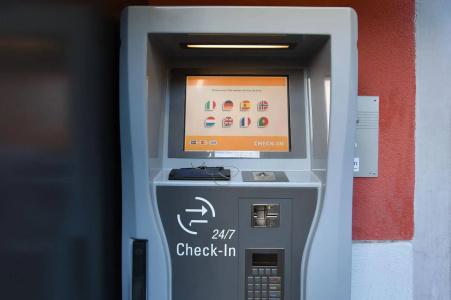 Swiss Star California - contactless self check-in - 10