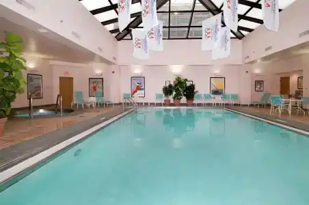Hilton Indianapolis & Suites - 16