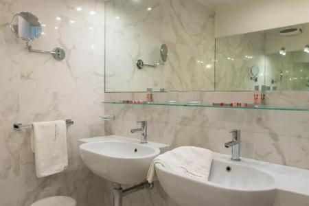 Universal Terme - 54