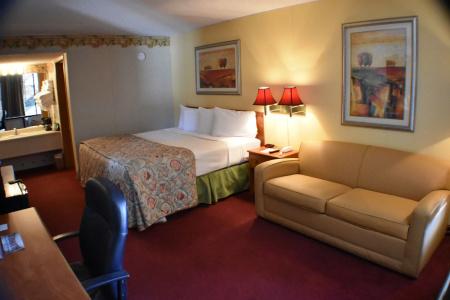 Baldknobbers Motor Inn - 2
