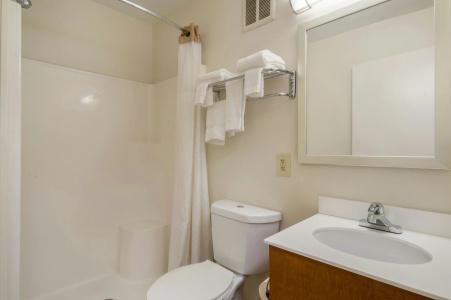 HomeTowne Studios by Red Roof Denver - Airport/Aurora - 7