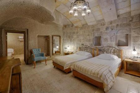 Hera Cave Suites - 104