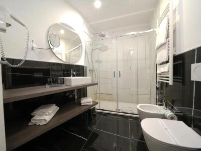 Pisa Tower Plaza - 39