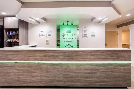 Quality Inn & Suites - - 30