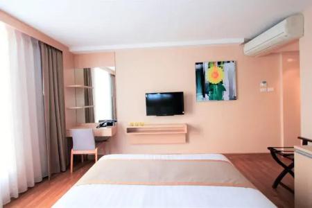 Petals Inn - 38