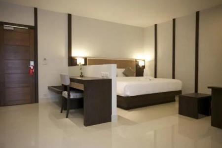 April Suites - 29