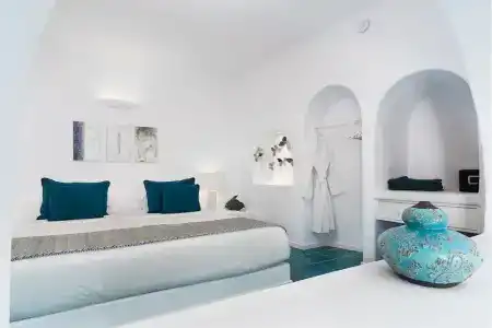 Astra Suites - 302