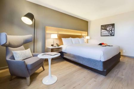 Radisson Phoenix Airport - 42