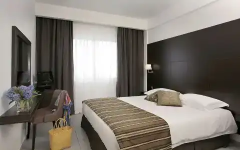 Anemi & Suites - 75