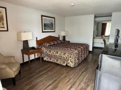 Executive Inn - 1
